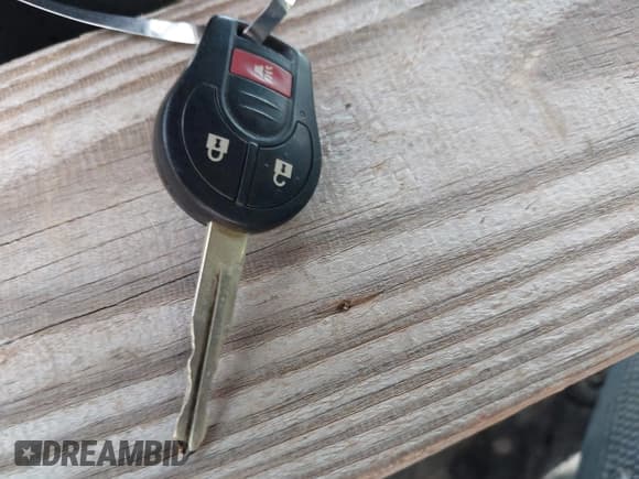 ✅ 2019 Nissan Versa SV • VIN: 3N1CN7AP8KL858361 • Лот: 43288305. Опубликован ранее на IAAI с пробегом 176 624 миль. Бесплатный доступ к архиву аукционных продаж из США и подробный отчёт об истории автомобиля на DreamBid. Изображение 11.