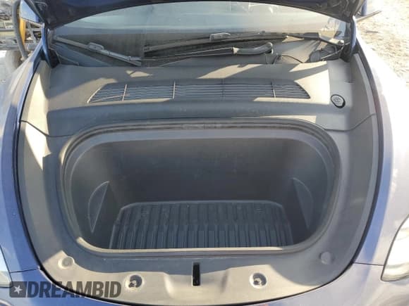 ✅ 2022 Tesla Model Y Long Range • VIN: 7SAYGDEE8NF481038 • Lot: 93695305. Listed on Copart with 94,266 mi. Free auction sales archive from the USA and detailed vehicle history report at DreamBid. Image 12.