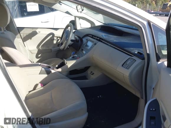 ✅ 2013 Toyota Prius Four • VIN: JTDKN3DU3D5587621 • Lot: 43523283. Wystawiony na IAAI z przebiegiem 171 747 mil. Bezpłatny archiwum sprzedaży aukcyjnych z USA i szczegółowy raport historii pojazdu na DreamBid. Zdjęcie 5.