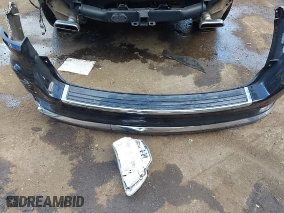 ✅ 2017 Jeep Grand Cherokee Summit • VIN: 1C4RJFJG0HC777811 • Lot: 43359968. Listed on IAAI with 164,639 mi. Free auction sales archive from the USA and detailed vehicle history report at DreamBid. Image 12.