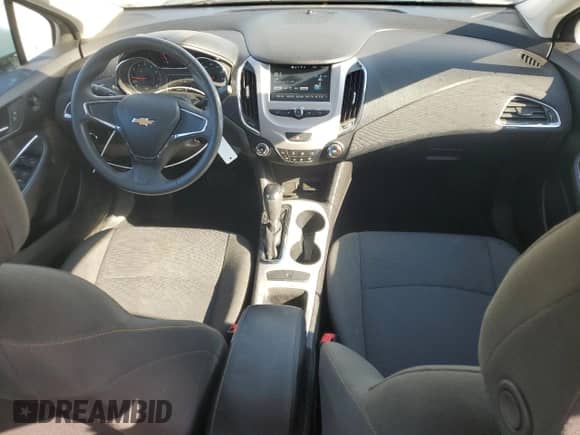 2018 Chevrolet Cruze LS z VIN 1G1BC5SM5J7162477, wystawiony jako Copart lot #84434695 z przebiegiem 69 588 mil mil oraz Szkoda całkowita • Salvage title. Historia ofert i sprzedaży dostępna na DreamBid. Obrazek 8.