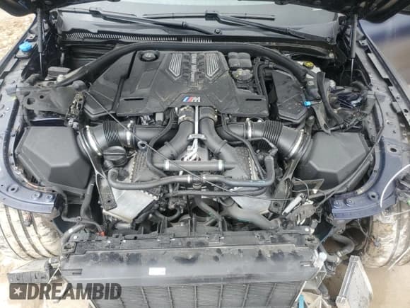 ✅ 2024 BMW M8 Competition • VIN: WBSGV0C05RCR13661 • Lot: 71077114. Wystawiony na Copart z przebiegiem Nie podano. Bezpłatny archiwum sprzedaży aukcyjnych z USA i szczegółowy raport historii pojazdu na DreamBid. Zdjęcie 11.