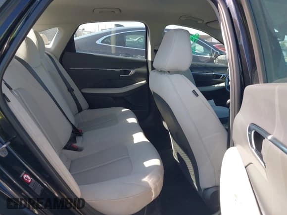 ✅ 2023 Hyundai Sonata SEL • VIN: KMHL34JJ2PA070506 • Lot: 43637719. Listed on IAAI with 34,493 mi. Free auction sales archive from the USA and detailed vehicle history report at DreamBid. Image 8.