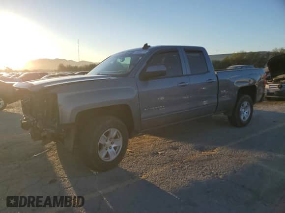 2015 Chevrolet Silverado 1500 LT z VIN 1GCRCREC4FZ262324, wystawiony jako Copart lot #84000115 z przebiegiem 129 765 mil mil oraz Szkoda całkowita • Salvage title. Historia ofert i sprzedaży dostępna na DreamBid. Obrazek 1.