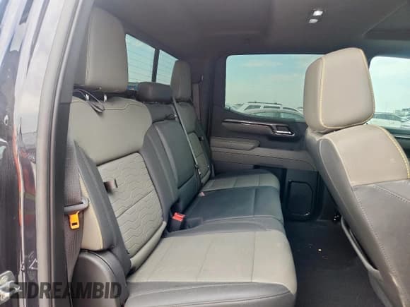 ✅ 2022 Chevrolet Silverado 1500 ZR2 • VIN: 3GCUDHEL3NG680812 • Lot: 67060195. Wystawiony na Copart z przebiegiem 54 660 mil. Bezpłatny archiwum sprzedaży aukcyjnych z USA i szczegółowy raport historii pojazdu na DreamBid. Zdjęcie 10.