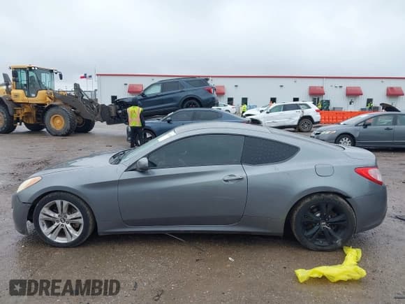 ✅ 2010 Hyundai Genesis Coupe • VIN: KMHHU6KH3AU008595 • Lot: 41967658. Wystawiony na IAAI z przebiegiem 174 161 mil. Bezpłatny archiwum sprzedaży aukcyjnych z USA i szczegółowy raport historii pojazdu na DreamBid. Zdjęcie 14.