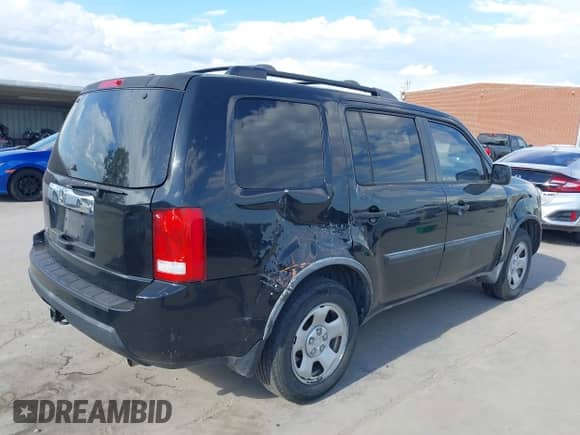 2009 Honda Pilot LX with VIN 5FNYF38239B004504, listed as a IAAI auction lot 43382186 with 218,342 mi miles and . Bid and sale history available at DreamBid. Image 4.