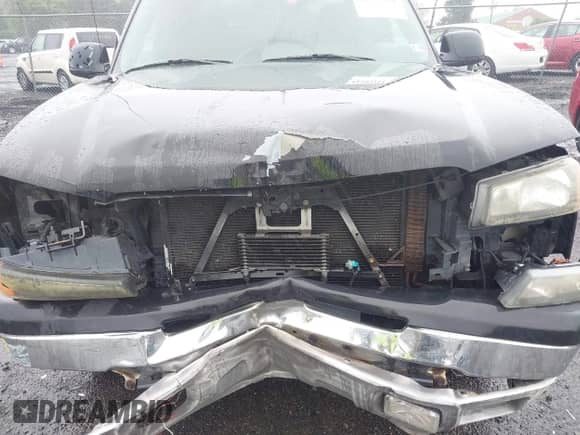 2004 Chevrolet Silverado 1500 Z71 with VIN 2GCEK13T541387408, listed as a IAAI auction lot 42353134 with 306,953 mi miles and . Bid and sale history available at DreamBid. Image 6.