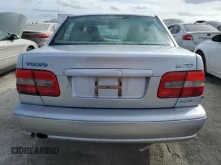 ✅ 2000 Volvo S70 • VIN: YV1LS56DXY2671099 • Lot: 75080174. Wystawiony na Copart z przebiegiem Nie podano. Bezpłatny archiwum sprzedaży aukcyjnych z USA i szczegółowy raport historii pojazdu na DreamBid. Zdjęcie 6.