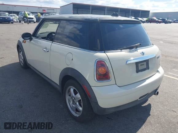✅ 2009 MINI Hardtop • VIN: WMWMF33549TT68408 • Lot: 43173569. Wystawiony na IAAI z przebiegiem Nie podano. Bezpłatny archiwum sprzedaży aukcyjnych z USA i szczegółowy raport historii pojazdu na DreamBid. Zdjęcie 3.