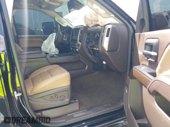 ✅ 2017 GMC Sierra 2500HD Denali • VIN: 1GT12UEY8HF213646 • Лот: 42129737. Опубликован ранее на IAAI с пробегом 82 369 миль. Бесплатный доступ к архиву аукционных продаж из США и подробный отчёт об истории автомобиля на DreamBid. Изображение 5.