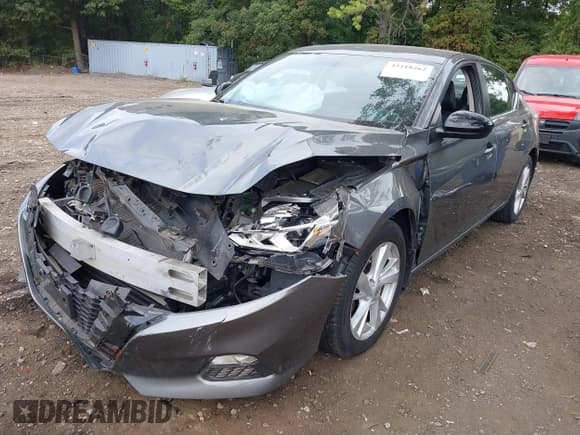 ✅ 2019 Nissan Altima SR • VIN: 1N4BL4CW2KC139528 • Lot: 43218262. Listed on IAAI with 80,478 mi. Free auction sales archive from the USA and detailed vehicle history report at DreamBid. Image 6.