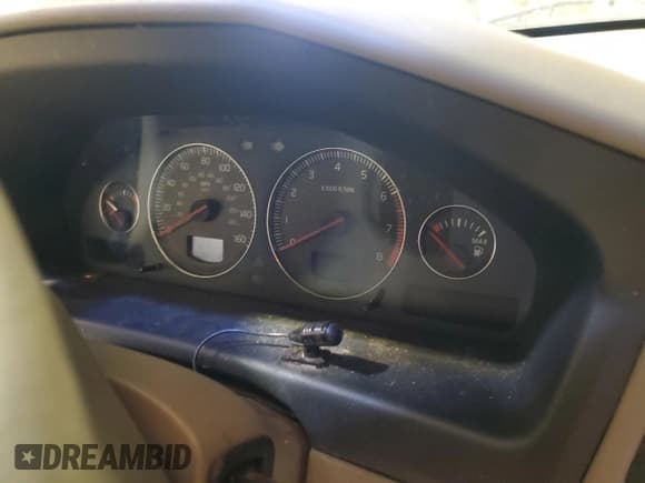 ✅ 2004 Volvo V70 • VIN: YV1SJ59H142368882 • Lot: 67476645. Listed on Copart with Not provided. Free auction sales archive from the USA and detailed vehicle history report at DreamBid. Image 9.