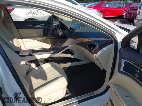 ✅ 2013 Lincoln MKZ • VIN: 3LN6L2JK5DR801389 • Lot: 42904104. Wystawiony na IAAI z przebiegiem 129 813 mil. Bezpłatny archiwum sprzedaży aukcyjnych z USA i szczegółowy raport historii pojazdu na DreamBid. Zdjęcie 5.