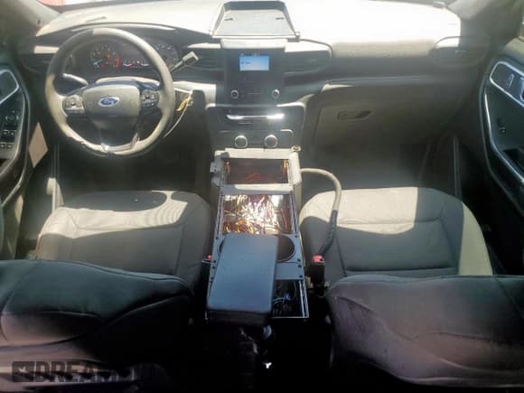 ✅ 2020 Ford Police Interceptor Utility • VIN: 1FM5K8AC0LGA03737 • Lot: 57535455. Listed on Copart with 121,221 mi. Free auction sales archive from the USA and detailed vehicle history report at DreamBid. Image 8.