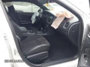 ✅ 2020 Dodge Charger Scat Pack • VIN: 2C3CDXGJ8LH164688 • Lot: 42419957. Wystawiony na IAAI z przebiegiem 64 939 mil. Bezpłatny archiwum sprzedaży aukcyjnych z USA i szczegółowy raport historii pojazdu na DreamBid. Zdjęcie 5.