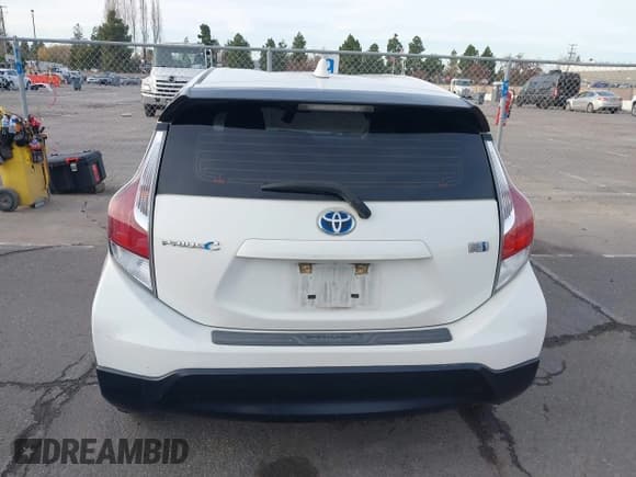 ✅ 2017 Toyota Prius One • VIN: JTDKDTB33H1591100 • Лот: 41146733. Опубликован ранее на IAAI с пробегом 259 421 миль. Бесплатный доступ к архиву аукционных продаж из США и подробный отчёт об истории автомобиля на DreamBid. Изображение 16.