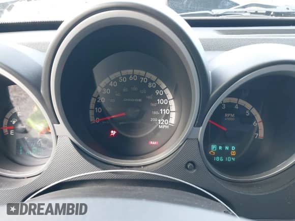 2008 Dodge Nitro R/T с VIN 1D8GT58618W203369, выставлен на аукционе IAAI как лот 41294748 с пробегом 186 104 миль миль и . История ставок и продаж доступна на DreamBid. Изображение 7.