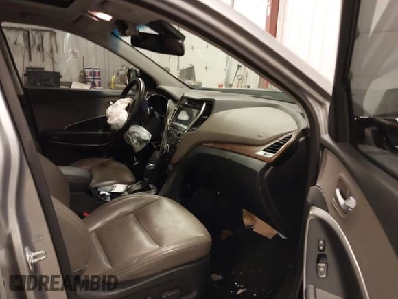 ✅ 2017 Hyundai Santa Fe Limited Ultimate • VIN: KM8SR4HF9HU210482 • Лот: 41911681. Опубликован ранее на IAAI с пробегом 110 933 миль. Бесплатный доступ к архиву аукционных продаж из США и подробный отчёт об истории автомобиля на DreamBid. Изображение 5.