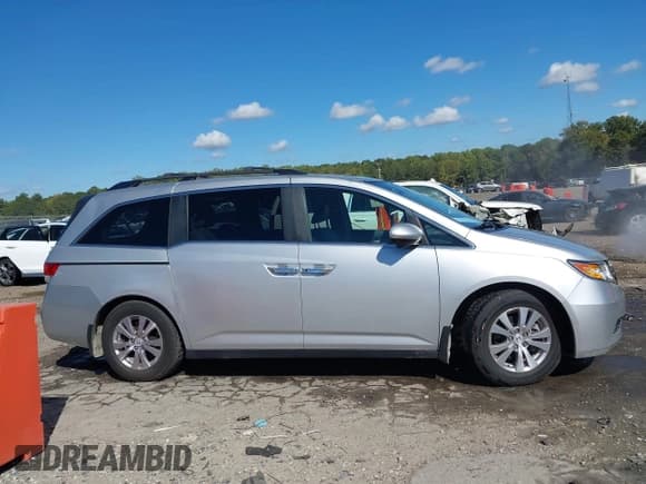 ✅ 2014 Honda Odyssey EX-L • VIN: 5FNRL5H66EB016040 • Lot: 43424189. Wystawiony na IAAI z przebiegiem 129 164 mil. Bezpłatny archiwum sprzedaży aukcyjnych z USA i szczegółowy raport historii pojazdu na DreamBid. Zdjęcie 13.
