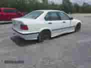 1998 BMW 3 Series 328i z VIN WBACD4329WAV64672, wystawiony jako IAAI lot #42782764 z przebiegiem Nie podano mil oraz . Historia ofert i sprzedaży dostępna na DreamBid. Obrazek 4.