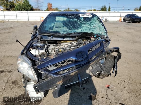 ✅ 2011 Toyota Corolla LE • VIN: JTDBU4EE4BJ090646 • Lot: 82629945. Wystawiony na Copart z przebiegiem Nie podano. Bezpłatny archiwum sprzedaży aukcyjnych z USA i szczegółowy raport historii pojazdu na DreamBid. Zdjęcie 5.