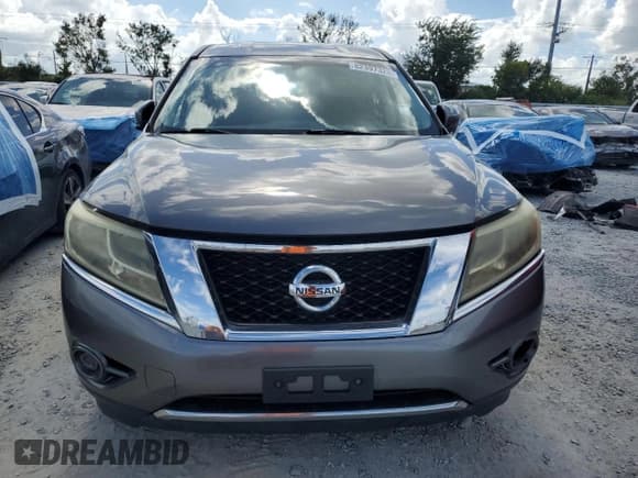✅ 2015 Nissan Pathfinder S • VIN: 5N1AR2MM8FC615952 • Lot: 82397325. Wystawiony na Copart z przebiegiem 159 991 mil. Bezpłatny archiwum sprzedaży aukcyjnych z USA i szczegółowy raport historii pojazdu na DreamBid. Zdjęcie 5.