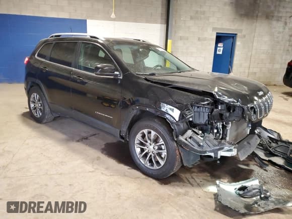 ✅ 2021 Jeep Cherokee Altitude • VIN: 1C4PJMLB5MD126630 • Lot: 85271895. Wystawiony na Copart z przebiegiem 77 822 mil. Bezpłatny archiwum sprzedaży aukcyjnych z USA i szczegółowy raport historii pojazdu na DreamBid. Zdjęcie 4.