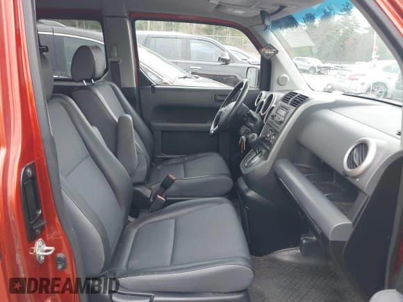 ✅ 2004 Honda Element EX • VIN: 5J6YH28674L015352 • Lot: 43609675. Wystawiony na IAAI z przebiegiem 247 348 mil. Bezpłatny archiwum sprzedaży aukcyjnych z USA i szczegółowy raport historii pojazdu na DreamBid. Zdjęcie 5.