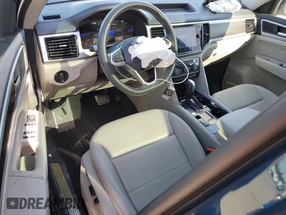 ✅ 2022 Volkswagen Atlas SE • VIN: 1V2JP2CA8NC506602 • Lot: 84947204. Listed on Copart with 53,336 mi. Free auction sales archive from the USA and detailed vehicle history report at DreamBid. Image 8.