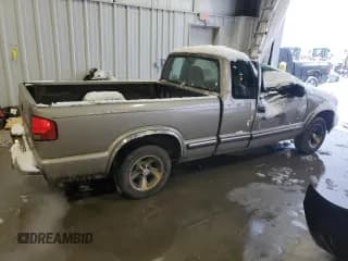 ✅ 2001 Chevrolet S-10 LS • VIN: 1GCCS19W718182481 • Лот: 87723415. Опубликован ранее на Copart с пробегом 265 079 миль. Бесплатный доступ к архиву аукционных продаж из США и подробный отчёт об истории автомобиля на DreamBid. Изображение 3.