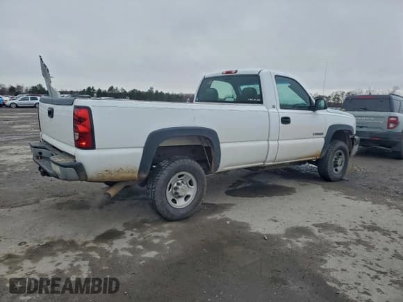 ✅ 2004 Chevrolet Silverado 2500HD Work Truck • VIN: 1GCHC24U84E291598 • Lot: 95606995. Listed on Copart with 163,789 mi. Free auction sales archive from the USA and detailed vehicle history report at DreamBid. Image 3.