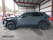 ✅ 2024 Mazda CX-30 S Carbon Edition • VIN: 3MVDMBCMXRM650611 • Lot: 43619427. Wystawiony na IAAI z przebiegiem 34 494 mil. Bezpłatny archiwum sprzedaży aukcyjnych z USA i szczegółowy raport historii pojazdu na DreamBid. Zdjęcie 14.