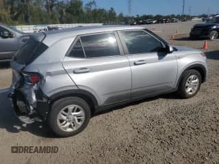 ✅ 2022 Hyundai Venue SE • VIN: KMHRB8A33NU160460 • Lot: 80443784. Wystawiony na Copart z przebiegiem 8 512 mil. Bezpłatny archiwum sprzedaży aukcyjnych z USA i szczegółowy raport historii pojazdu na DreamBid. Zdjęcie 3.