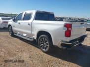 ✅ 2019 Chevrolet Silverado 1500 LT • VIN: 3GCPWCED3KG184679 • Lot: 43575622. Wystawiony na IAAI z przebiegiem 113 897 mil. Bezpłatny archiwum sprzedaży aukcyjnych z USA i szczegółowy raport historii pojazdu na DreamBid. Zdjęcie 3.