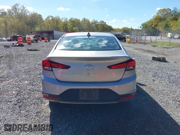 ✅ 2020 Hyundai Elantra SEL • VIN: 5NPD84LF4LH571760 • Lot: 43388686. Listed on IAAI with 74,258 mi. Free auction sales archive from the USA and detailed vehicle history report at DreamBid. Image 16.