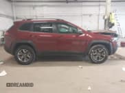 ✅ 2019 Jeep Cherokee Trailhawk • VIN: 1C4PJMBX0KD361981 • Лот: 42074093. Опубликован ранее на IAAI с пробегом 56 989 миль. Бесплатный доступ к архиву аукционных продаж из США и подробный отчёт об истории автомобиля на DreamBid. Изображение 13.