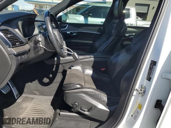 ✅ 2018 Volvo XC90 R-Design • VIN: YV4102XM1J1323474 • Lot: 49965735. Listed on Copart with 54,735 mi. Free auction sales archive from the USA and detailed vehicle history report at DreamBid. Image 7.