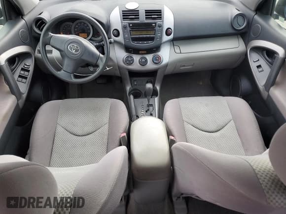 ✅ 2008 Toyota RAV4 • VIN: JTMBK33V185062226 • Лот: 89665445. Опубликован ранее на Copart с пробегом 178 173 миль. Бесплатный доступ к архиву аукционных продаж из США и подробный отчёт об истории автомобиля на DreamBid. Изображение 8.