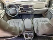 ✅ 2001 Ford Excursion XLT • VIN: 1FMNU41S31EB86876 • Lot: 61187645. Wystawiony na Copart z przebiegiem 172 135 mil. Bezpłatny archiwum sprzedaży aukcyjnych z USA i szczegółowy raport historii pojazdu na DreamBid. Zdjęcie 8.