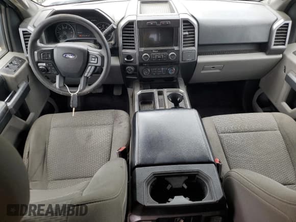 ✅ 2017 Ford F-150 XL • VIN: 1FTEW1CP8HKC85551 • Лот: 42803535. Опубликован ранее на Copart с пробегом 238 762 миль. Бесплатный доступ к архиву аукционных продаж из США и подробный отчёт об истории автомобиля на DreamBid. Изображение 8.