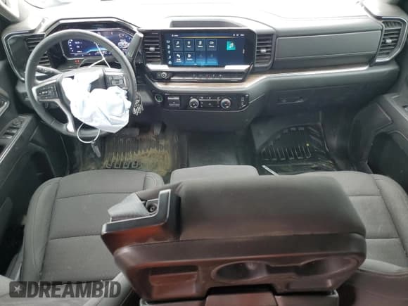 ✅ 2024 Chevrolet Silverado 2500HD LT • VIN: 1GC2YNE75RF108628 • Лот: 67932075. Опубликован ранее на Copart с пробегом 71 500 миль. Бесплатный доступ к архиву аукционных продаж из США и подробный отчёт об истории автомобиля на DreamBid. Изображение 8.