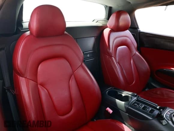 ✅ 2011 Audi R8 • VIN: WUAVNAFGXBN000629 • Lot: 93017685. Listed on Copart with 57,850 mi. Free auction sales archive from the USA and detailed vehicle history report at DreamBid. Image 5.