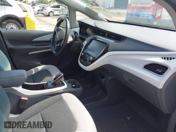 ✅ 2019 Chevrolet Bolt EV LT • VIN: 1G1FY6S00K4105693 • Lot: 42190628. Wystawiony na IAAI z przebiegiem 27 012 mil. Bezpłatny archiwum sprzedaży aukcyjnych z USA i szczegółowy raport historii pojazdu na DreamBid. Zdjęcie 5.