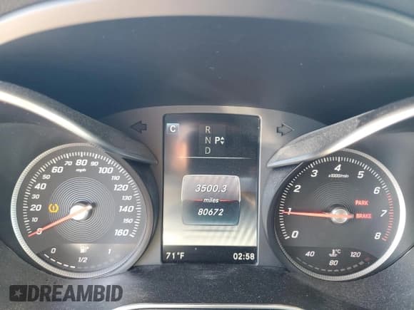 ✅ 2017 Mercedes-Benz C 300 • VIN: 55SWF4KB0HU189291 • Lot: 87304275. Listed on Copart with 80,672 mi. Free auction sales archive from the USA and detailed vehicle history report at DreamBid. Image 9.