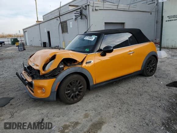 ✅ 2017 MINI Convertible Cooper • VIN: WMWWG5C58H3C20183 • Lot: 92155665. Wystawiony na Copart z przebiegiem 70 166 mil. Bezpłatny archiwum sprzedaży aukcyjnych z USA i szczegółowy raport historii pojazdu na DreamBid. Zdjęcie 1.