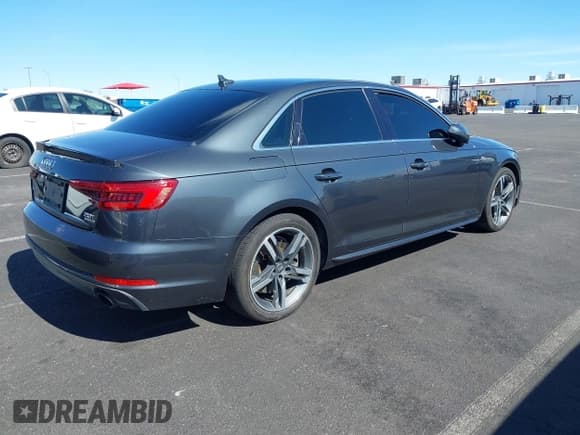 ✅ 2017 Audi A4 Premium Plus • VIN: WAUENAF4XHN027368 • Lot: 42704648. Listed on IAAI with 114,133 mi. Free auction sales archive from the USA and detailed vehicle history report at DreamBid. Image 4.