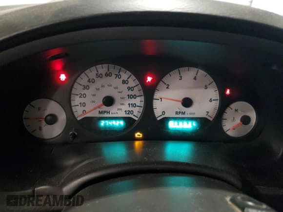 ✅ 2005 Dodge Caravan SXT • VIN: 2D4GP44L75R475148 • Lot: 92426965. Listed on Copart with 274,929 mi. Free auction sales archive from the USA and detailed vehicle history report at DreamBid. Image 9.