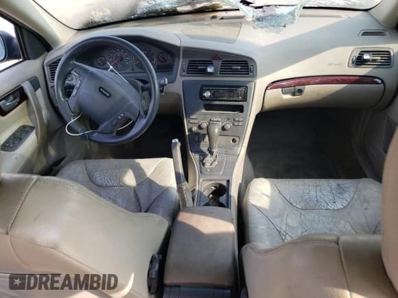 ✅ 2002 Volvo V70 • VIN: YV1SJ58DX21249326 • Lot: 70977624. Listed on Copart with Not provided. Free auction sales archive from the USA and detailed vehicle history report at DreamBid. Image 8.