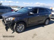 ✅ 2017 Kia Sorento LX • VIN: 5XYPG4A34HG297306 • Лот: 86871695. Опубликован ранее на Copart с пробегом Не указан. Бесплатный доступ к архиву аукционных продаж из США и подробный отчёт об истории автомобиля на DreamBid. Изображение 1.
